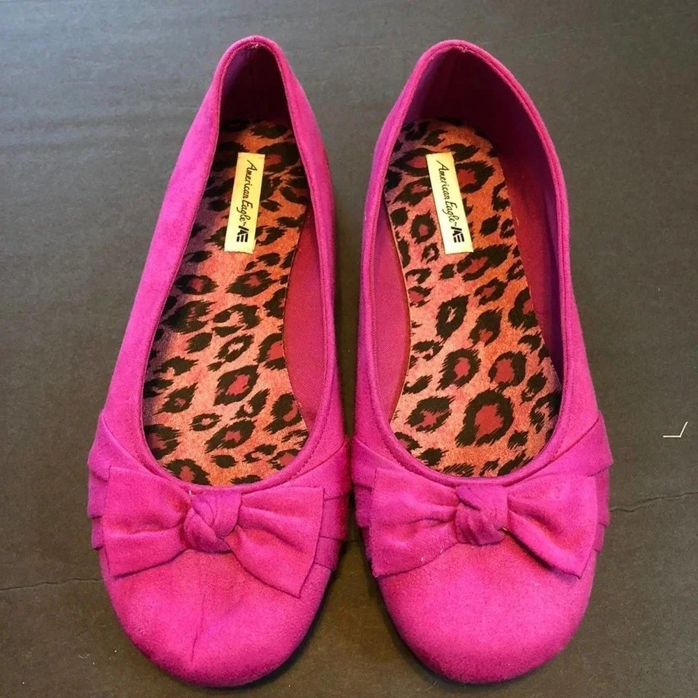 American Eagle Hot PINK flats size 4.5